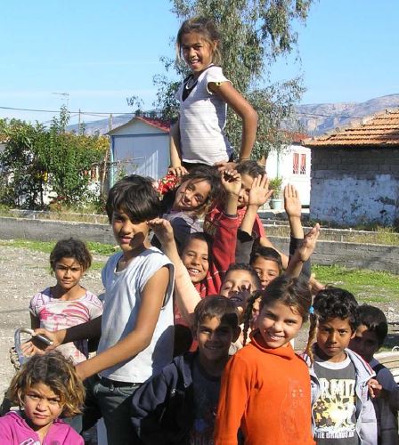 Χαρούμενα παιδιά Ρομά